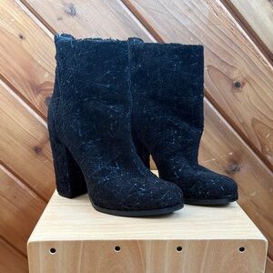 Guess Elegant Black Women's Ankle Boots